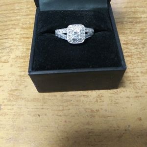 14K Vera Wang Engagement Ring